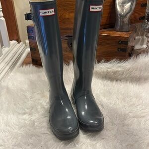 Hunter Original Tall Gloss Rain Boots Gray Women’s size 7 pre-owned.